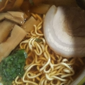 自家製チャーシューともやしの醬油ラーメン